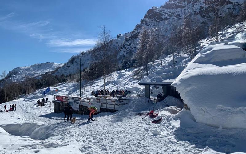 Gita con le ciaspole al Rifugio Pianetti